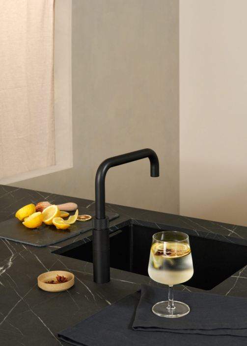 Fusion-Square-Schwarz-(2)